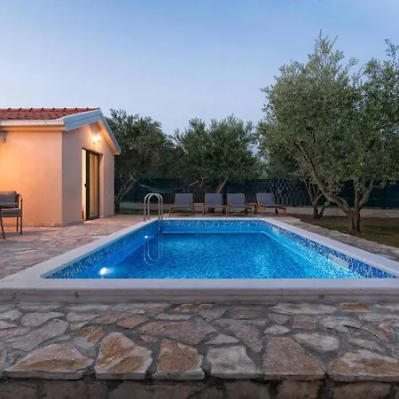 Hidden Gem With Pool In Kastel Stafilic *