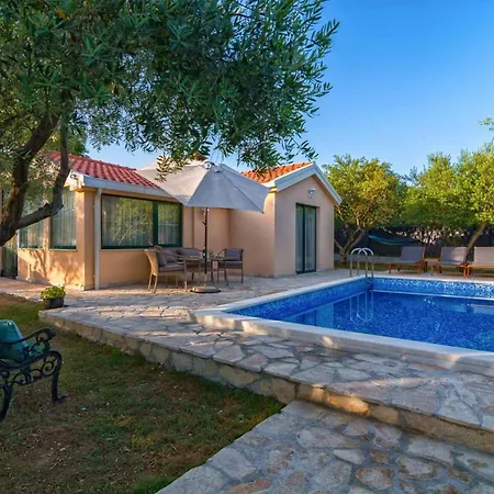 Hidden Gem With Pool In Kastel Stafilic Holiday home *
