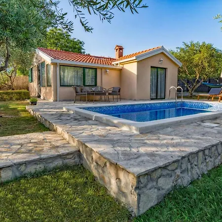 Hidden Gem With Pool In Kastel Stafilic Holiday home